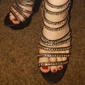 Women's Size 9 Charlotte Russe Black w/ Gold Chain